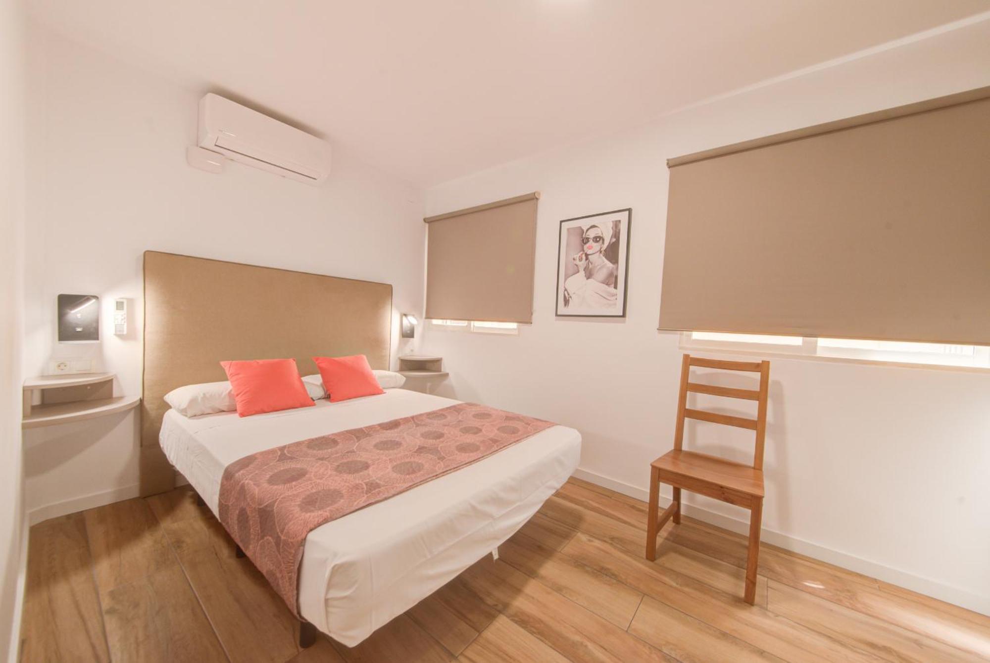Beds & Breaks - Marina Beach บาเลนเซีย ภายนอก รูปภาพ